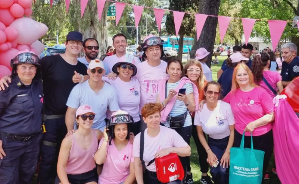 ACOMPAÑANDO LA CAMINATA ROSA