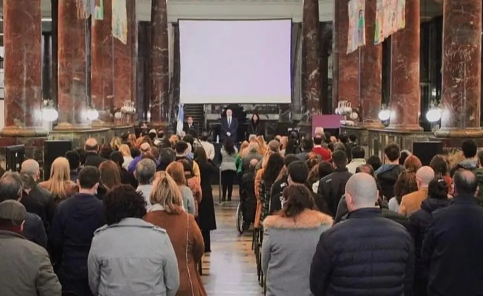 UNR ENTREGA EL TÍTULO DE DOCTOR HONORIS CAUSA AL PROF. DR. JORGE MANZANARES ROBLES